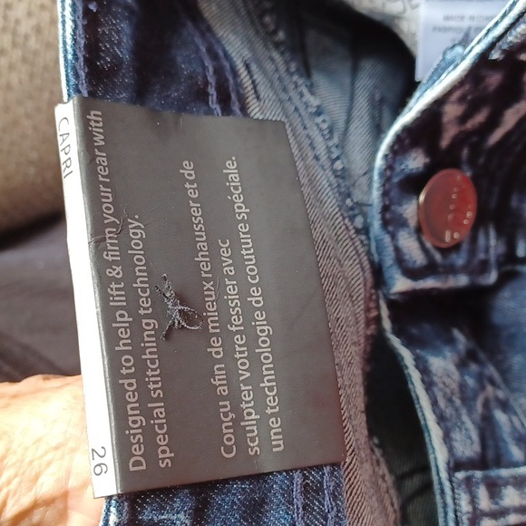 Foxy Jeans "Push Up" Acid Wash Capri Pants NEW- Sz. 26 - Picture 9 of 12